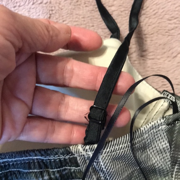 BNWT ladies size small top - Picture 6 of 6